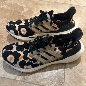 Adidas Ultraboost 21 x Marimekko
Unikko Running Shoes Women’s 9.5